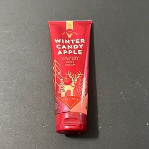 Bath & body Works winter candle, apple body cream